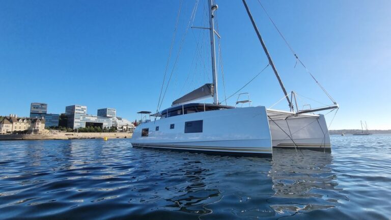 Cascais:Luxury Private Sailing Catamaran Cruise With a Drink