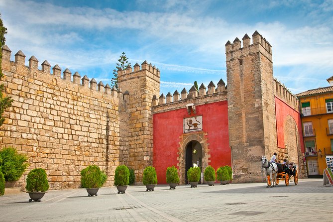 Cathedral, Alcazar and Giralda Guided Tour With Priority Tickets