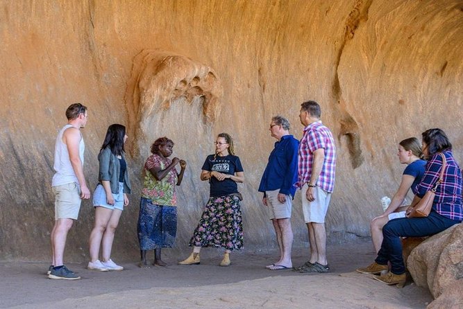 Discover Uluru: Aboriginal Art & Culture 4.5 Hours Tour