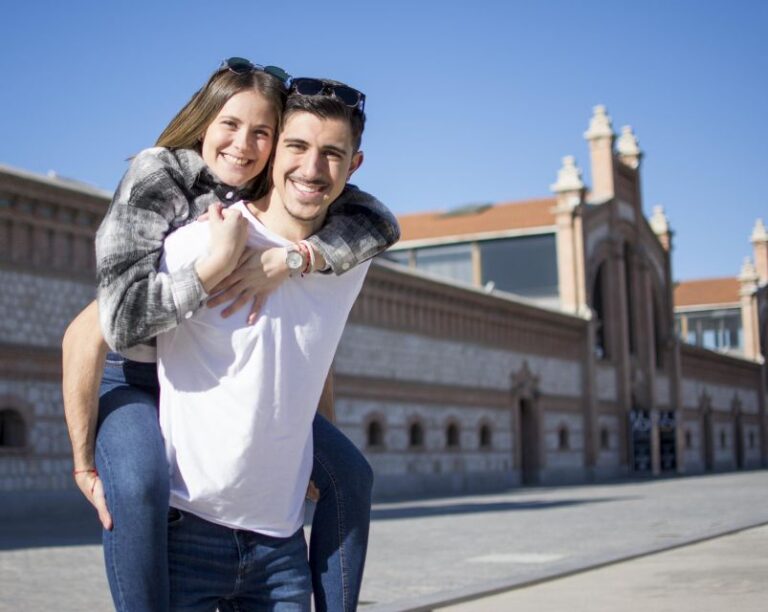 Discover Valencia’s Romantic Side On Foot