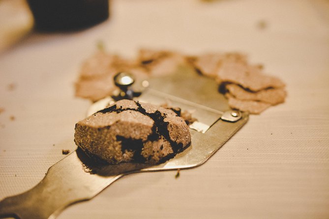 Experience Tuscan Truffle Hunting With Wine and Lunch