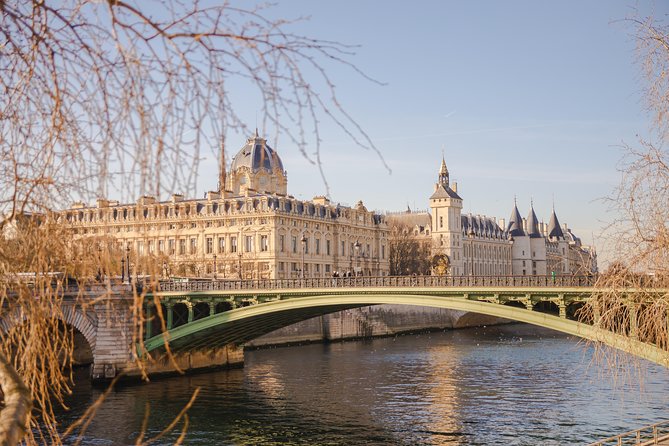 Family Treasure Hunt Around Notre-Dame Cathedral