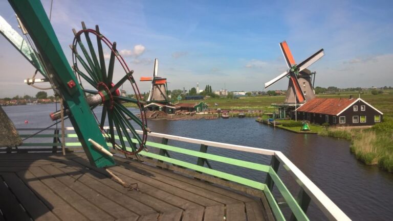 From Amsterdam: Keukenhof and Zaanse Schans Small Group Tour