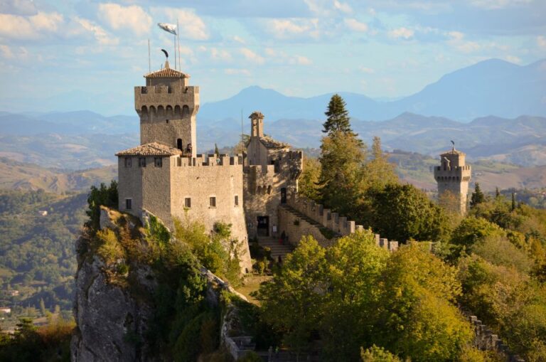 From Bologna: Private San Marino Day Tour With Lunch