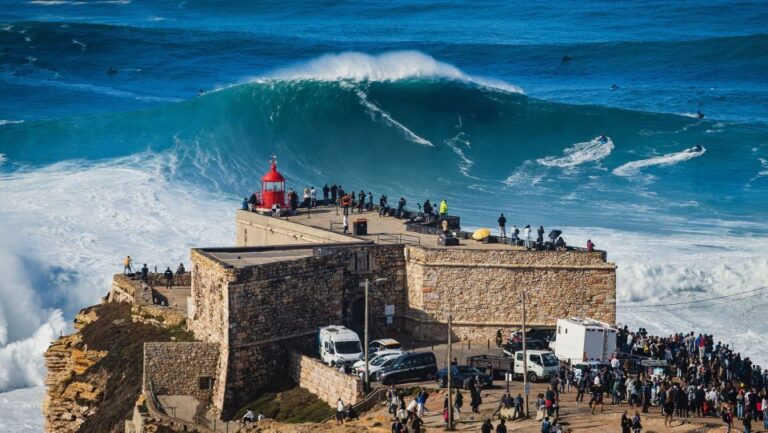 From Lisbon: Shared Tour to Fátima, Óbidos, Batalha, and Nazaré