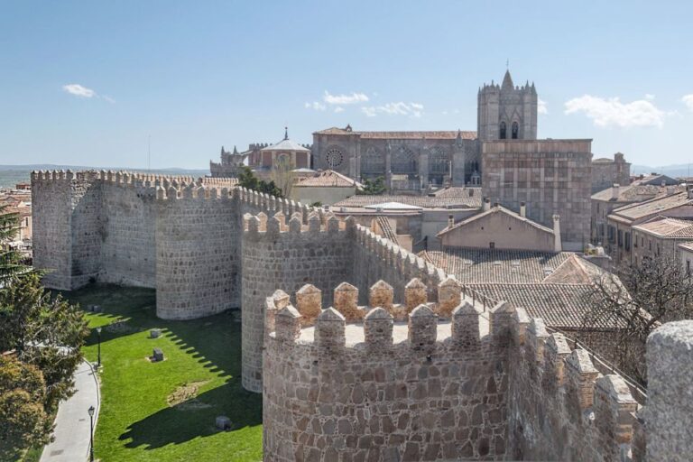 From Madrid: Avila and Segovia Private Day Trip