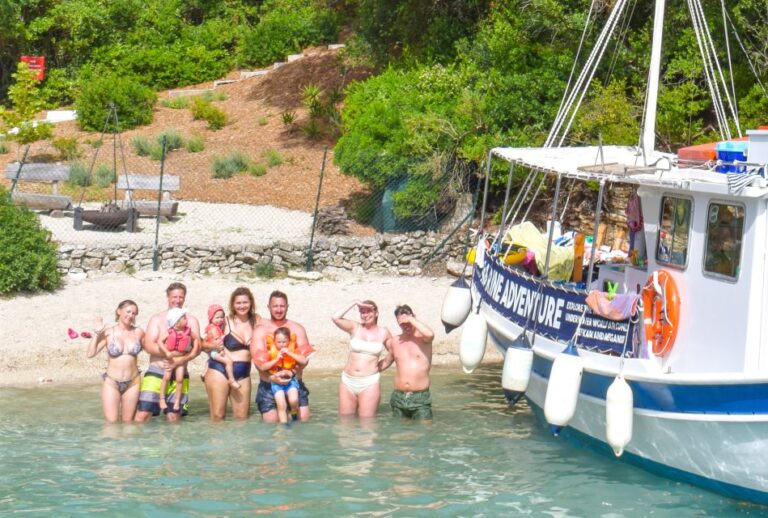 From Nidri: Group Snorkeling Cruise With Lunch