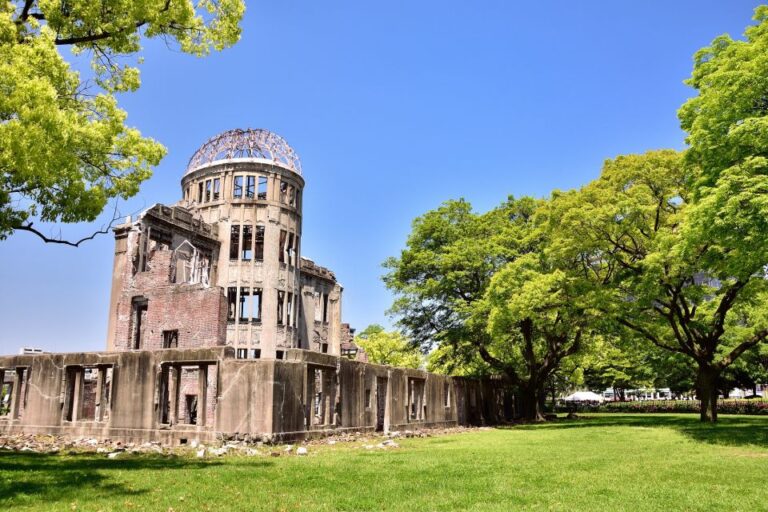 From Osaka or Kyoto: Hiroshima and Miyajima Train & Bus Tour