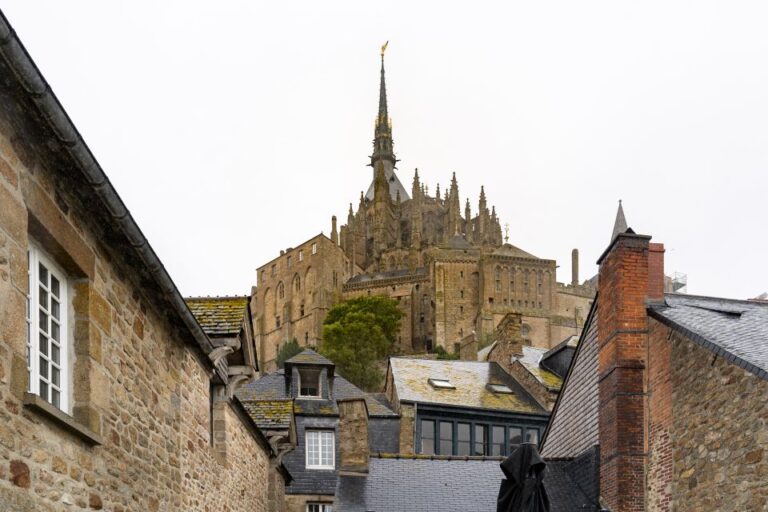 From Paris: Mont Saint Michel Day Trip With a Guide