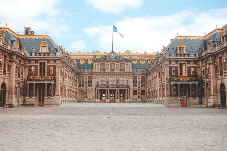 From Paris: Versailles Palace and Gardens Guided Experience