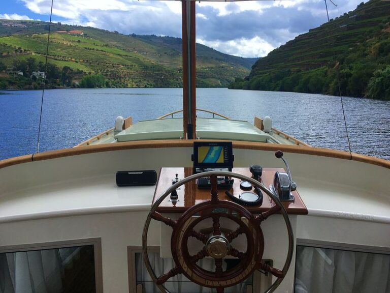 From Pinhão: Private Yacht Cruise Along the Douro River