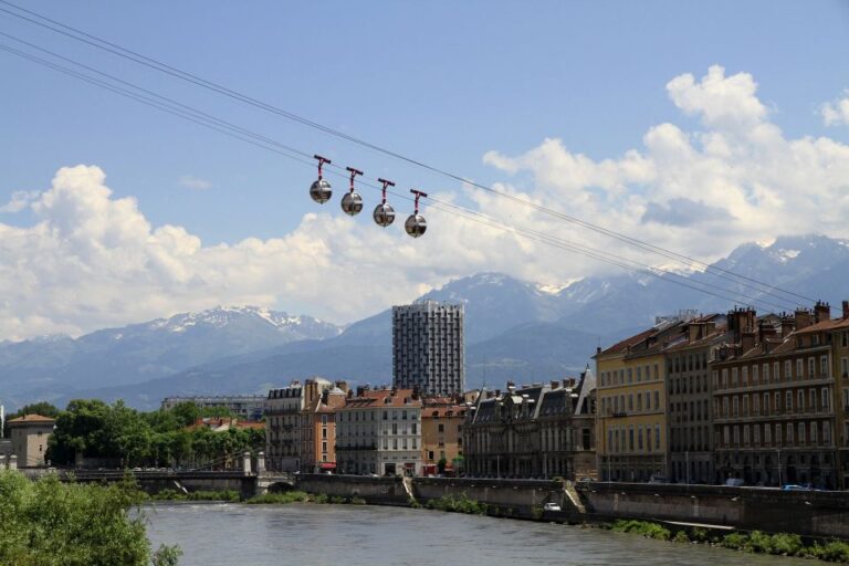 Grenoble : Birthday Mission Outdoor City Game