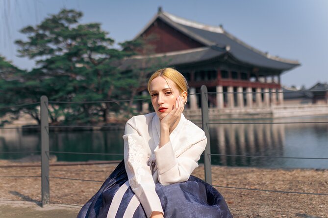 Hanbok Private Photo Tour at Gyeongbokgung Palace