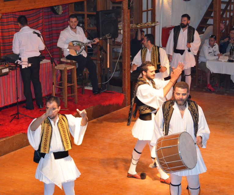 Heraklion: Cretan Folklore Night With Buffet at Karouzanos