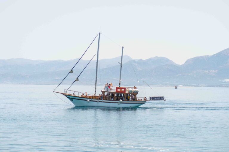 Hersonisos: Boat Cruise With Swim Stops and Lunch