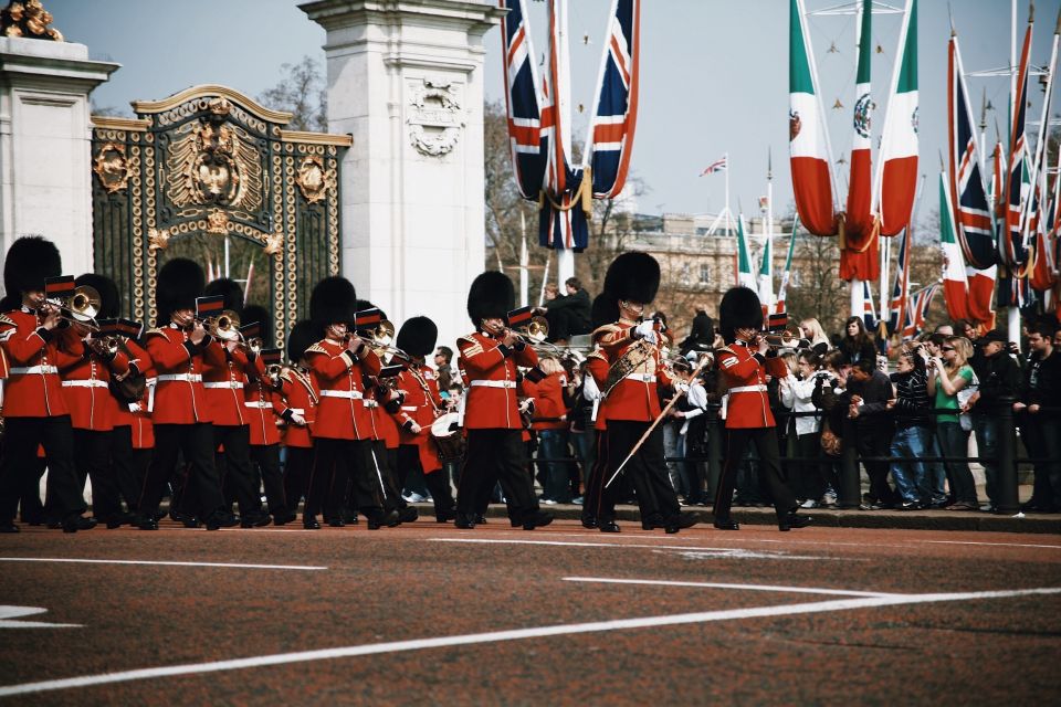 London City Center Guided Tour + Westminster Abbey Entry - Tour Details