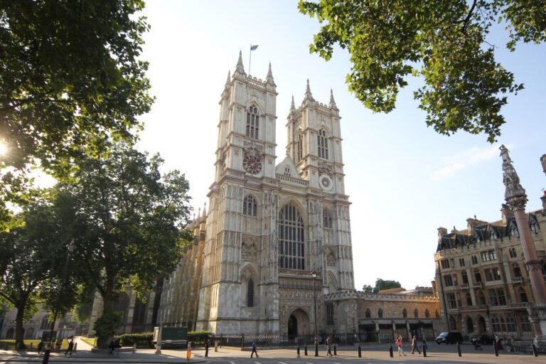 London: Private Full Day Tour With Driver Guide