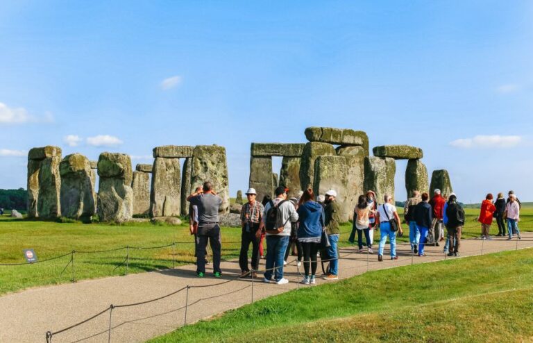 London: Windsor, Stonehenge, Bath, and Roman Baths Day Trip