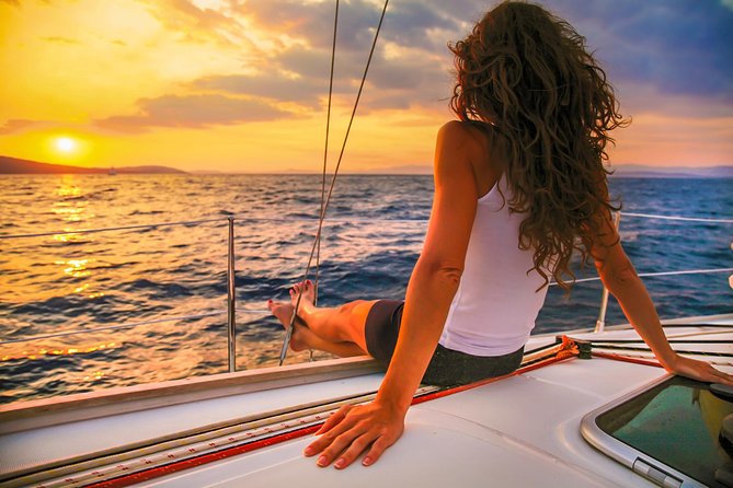 Los Cabos Luxury Sunset Sail With Light Apetizers and Open Bar