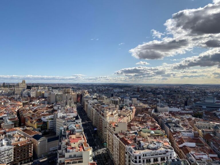 Madrid: Gran Vía Rooftops and Architecture Tour