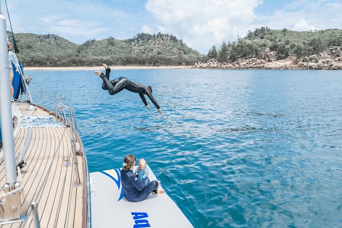 Magnetic Island Lunchtime Sailing Cruise