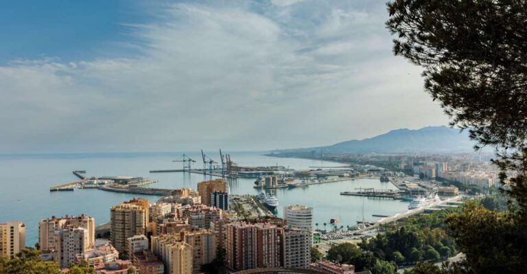 Malaga: Private Architecture Tour With a Local Expert