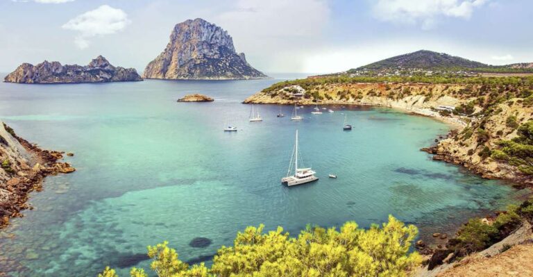 Mallorca & Ibiza Tour (Ink. Ferry, City, Beach, Club, Tapas)