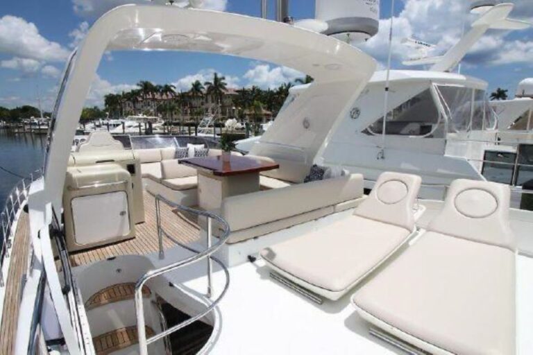 Miami: Epic Sail – Unforgettable Celebrations Aboard Yachts