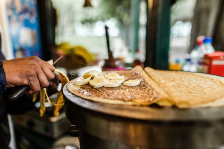 Montmartre, Paris: The Locals Favorite Arrondissement