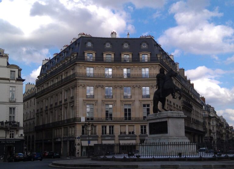 Neoclassical Paris 2-Hour Private Walking Tour