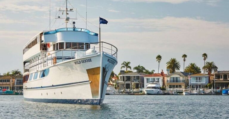 Newport Beach: Christmas Eve Buffet Brunch or Dinner Cruise