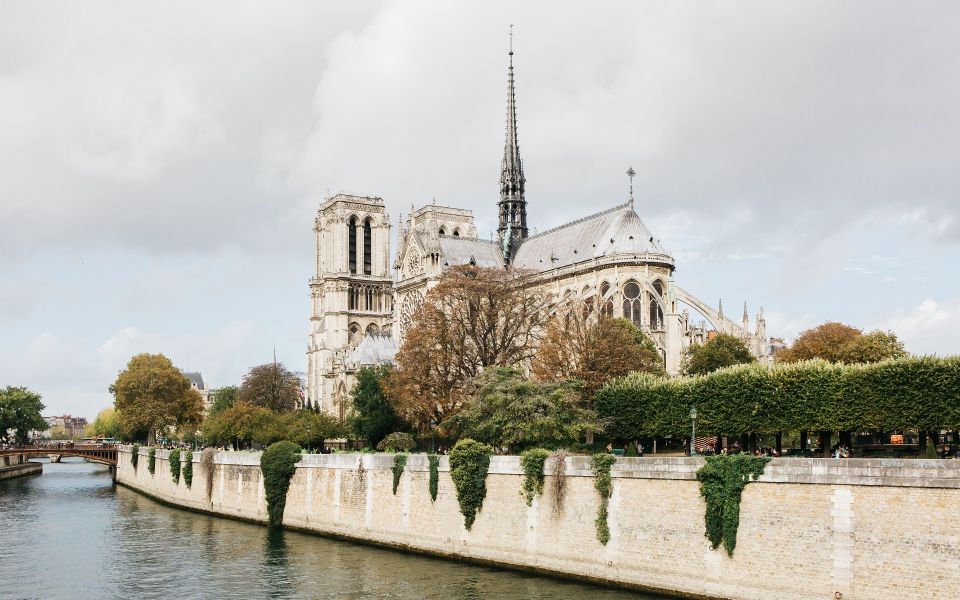 Notre Dame Tour With a Small Group - Tour Location and Provider