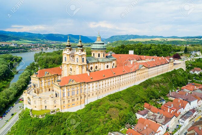 One Way Transfer From Vienna to Salzburg With Optional Stop at the Melk Abbey