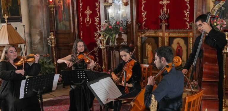 Paris: Classical Music Concert in Saint-Julien-le-Pauvre