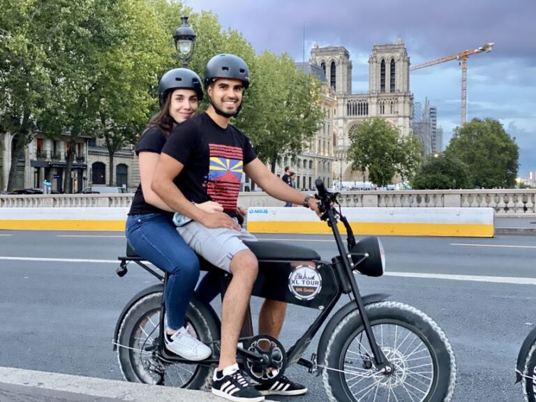 Paris: Guided City Tour by Electric Bike