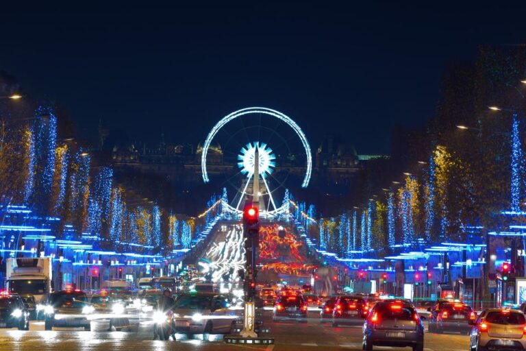 Paris: Panoramic Night Tour With Audio Guide and Host