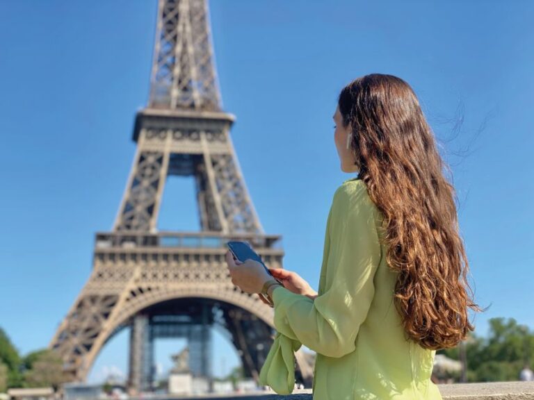 Paris: Seine Cruise and Smartphone Audio Walking Tour