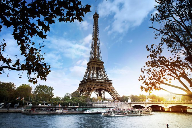 Paris Seine River Sightseeing Cruise With Commentary by Bateaux Parisiens - Cruise Experience Highlights