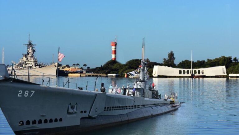 Pearl Harbor USS Arizona & Bowfin Submarine