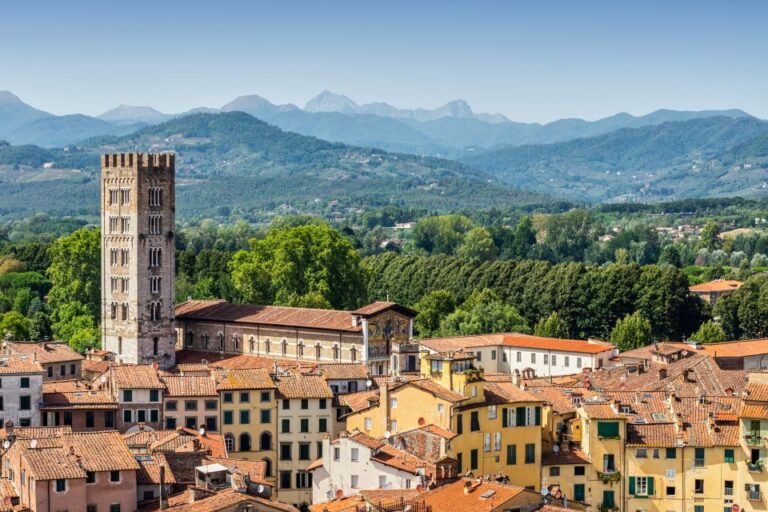 Pisa and Lucca: Private Full-Day Tour by Deluxe Van