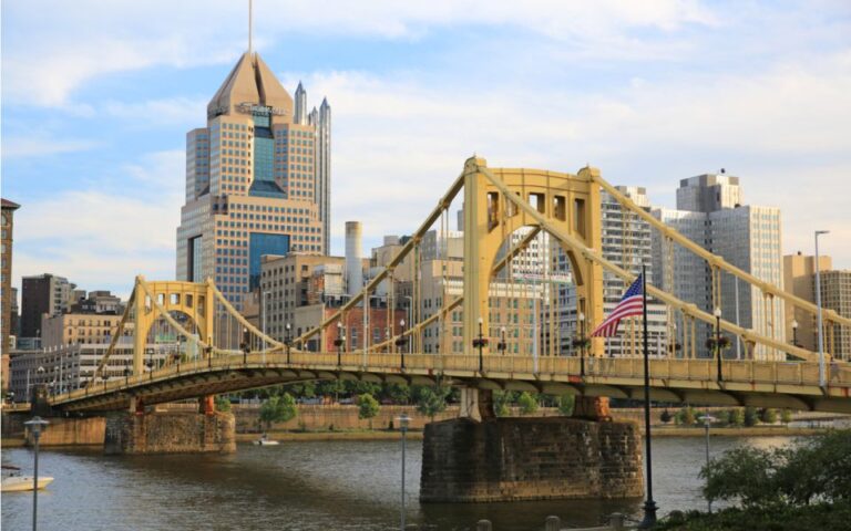 Pittsburgh: Historic Downtown City Exploration Game