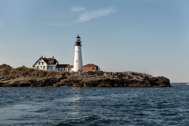 Portland: Sunset Lighthouse Cruise in Casco Bay With Drinks