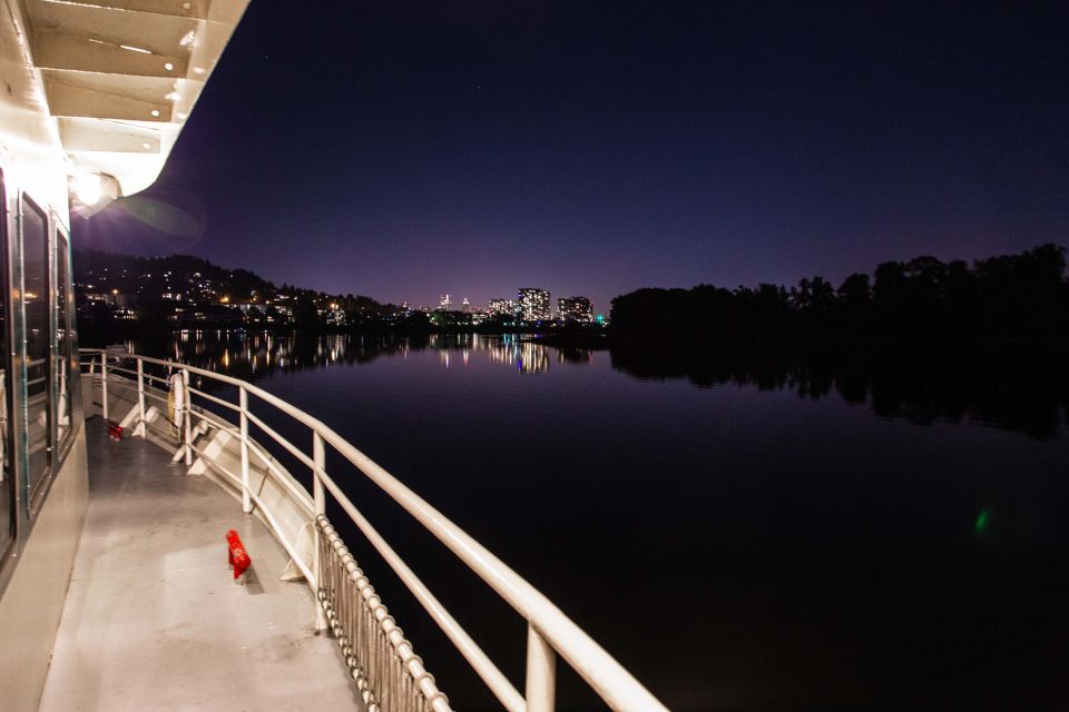 Portland: Willamette River 2.5-hour Dinner Cruise - Tour Details