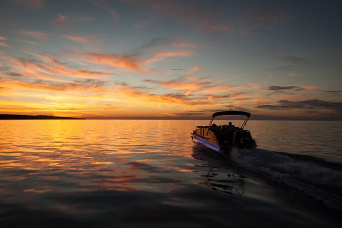 Private 2-hour Sunset Cruise on Lake St Clair and Detroit River