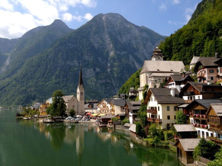 Private Day Trip to Hallstatt Including Beautiful Alps