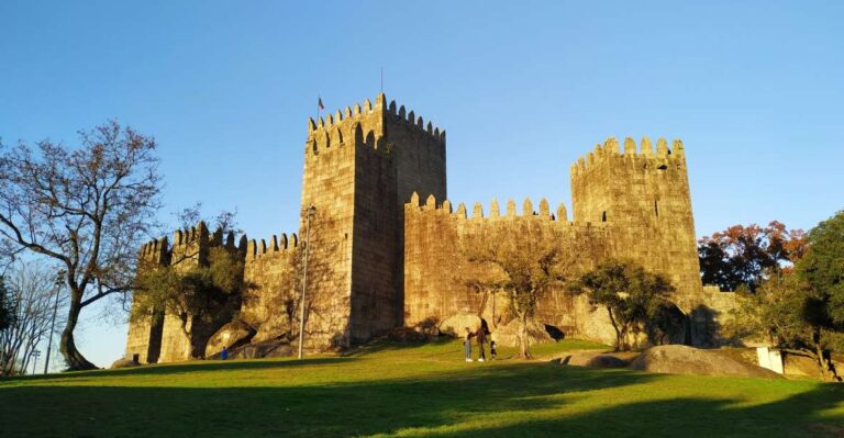 Private Green Wine Wineries and Unesco Guimarães Tour