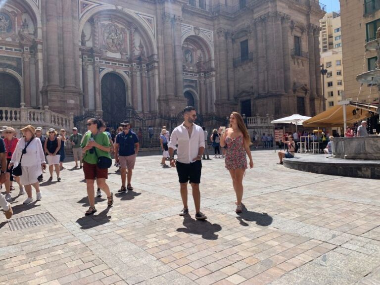 Private Málaga Walking Tour With Churros and Sweet Wine!