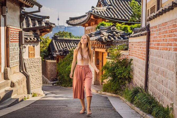 Private Photoshoot at Bukchon Hanok Village Seoul