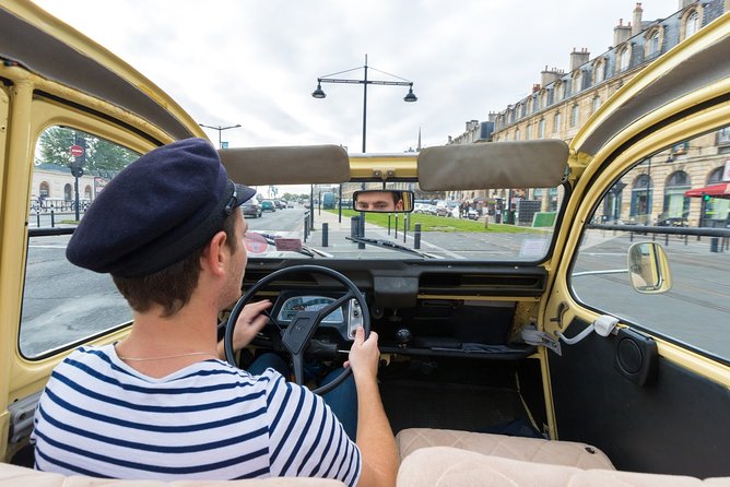 Private Tour of Bordeaux in a Citroën 2CV – 1h30