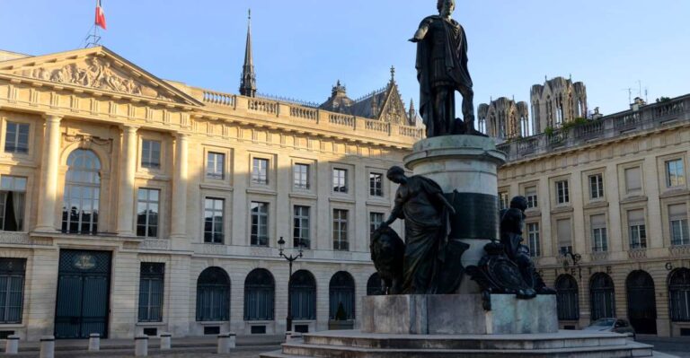 Reims : City-Center Discovery Tour and Champagne Tasting